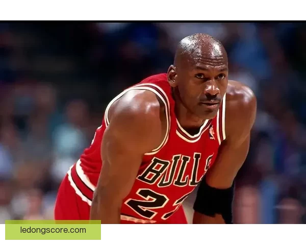 乔丹重申不存在GOAT之争 自信源自天生竞争心态并以赛车缓解篮球思念